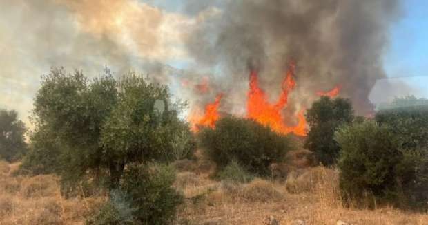 حرائق نتجت عن صواريخ لبنان